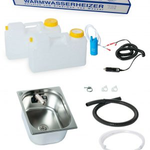 Mobile Wasserversorgung Set mit Warmwasserheizer, zwei Wasserkanistern, einer Edelstahlspüle, einer Pumpe, Schläuchen und Zubehör für Camping und Transporter-Ausbau, ideal für fließendes Wasser unterwegs.
