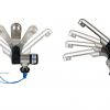 Moderne Wasserarmatur für mobile Wasserversorgung, ideal für Campingbedarf und den Ausbau von Bullis oder Transportern. Die Armatur bietet mehrere Auslässe und eignet sich für Frischwasser- und Grauwasserkanister. Perfekt für Anwendungen mit fließendem Wasser, einschließlich Heizsteben für Warmwasser.