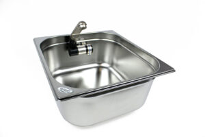 Edelstahlspüle mit Wasserhahn, ideal für mobile Wasserversorgung beim Camping oder im Transporter. Perfekt für den Einbau in Bullis oder Marktstände, ausgestattet für Frisch- und Grauwasser.