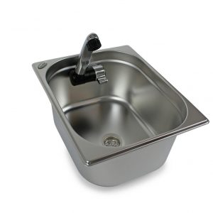 Edelstahl-Waschbecken mit Armatur für mobile Wasserversorgung, ideal für Camping, Bulli-Ausbau und Marktstände. Perfekt für frisches Wasser und vielseitige Anwendungen.