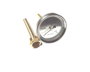 Manometer für mobile Wasserversorgung von ad-ideen, ideal für Camping und Transporter. Präzise Druckmessung bis 500 kPa, inklusive Anschlussstück. Perfekt für den Einsatz in Waschbecken und Pumpensystemen.