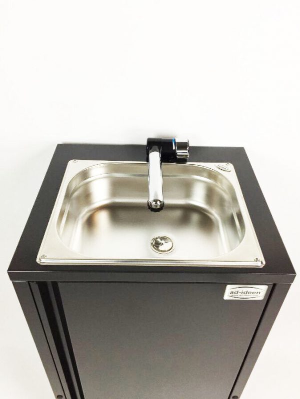 Mobiles Waschbecken mit Edelstahlbecken und moderner Armatur, ideal für den Campingbedarf, Bulli- und Transporterausbau sowie Marktstände. Perfekt für die mobile Wasserversorgung, auch mit Warmwasseroptionen erhältlich.