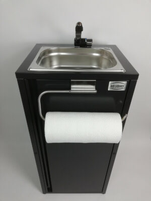Mobiles Waschbecken für Campingbedarf von ad ideen, ausgestattet mit Edelstahlbecken, Wasserhahn und Halterung für Küchenpapier, ideal für Bulli- und Transporter-Ausbau sowie Marktstände und mobile Wasserversorgung.