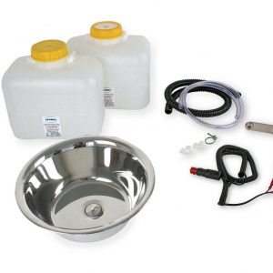 Stainless steel Waschbecken mit Zubehör für mobile Wasserversorgung, inklusive zwei Wasserkanistern, Schläuchen und einer Pumpe, ideal für Camping und Marktstände. Perfekt für den Ausbau von Bullis oder Transportern mit fließendem Wasser.