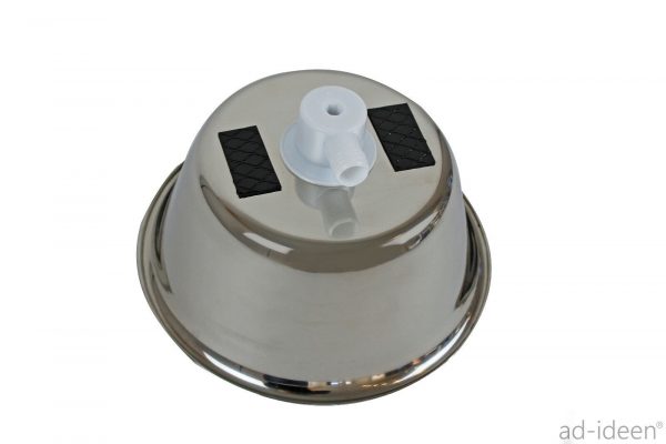 Edelstahl-Wasserbehälter mit Anschluss für mobile Wasserversorgung, ideal für Camping und Transporter-Ausbau. Perfekt für Frisch- und Grauwasseranwendungen, ausgestattet mit rutschfesten Gummiunterlagen für stabilen Halt.