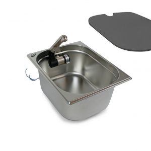 Edelstahl-Waschbecken mit Wasserhahn und Abdeckung, ideal für mobile Wasserversorgung im Campingbereich oder für Marktstände. Perfekt für den Einbau in Bullis oder Transportern, ausgestattet für Frisch- und Abwasserlösungen.