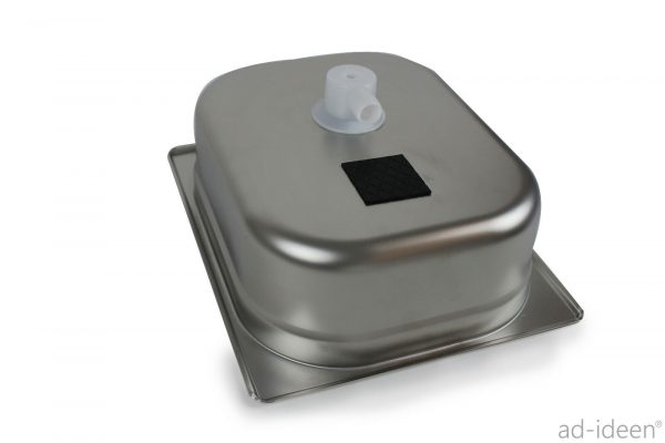 Edelstahl-Wassertank für mobile Wasserversorgung, ideal für Camping und den Ausbau von Bullis oder Transportern. Ausgestattet mit einem praktischen Auslass, eignet sich dieser Tank sowohl für Frisch- als auch für Grauwasser. Perfekt für Marktstände und andere Anwendungen, bei denen fließendes Wasser benötigt wird.