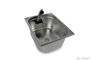 Edelstahl-Waschbecken für mobile Wasserversorgung, ideal für Camping und Transporterumbauten, ausgestattet mit einem praktischen Wasserhahn für frisches Wasser. Perfekt für Marktstände und andere Anwendungen, die fließendes Wasser benötigen.
