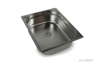 Edelstahl-Waschbecken für mobile Wasserversorgung im Campingbereich, ideal für den Ausbau von Bullis oder Transportern, ausgestattet mit einem Ablauf und geeignet für verschiedene Frisch- und Abwasserkanister.