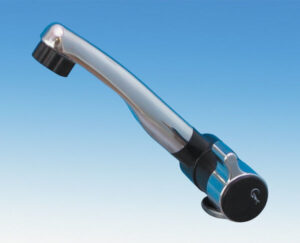 Eleganter Wasserhahn für mobile Wasserversorgung, ideal für Camper, Transporter und Marktstände. Robuste Bauweise und modernes Design, perfekt für den Einbau in Waschanlagen oder Küchen. Zubehör für Frisch- und Grauwasserkanister erhältlich.