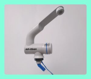Küchenarmatur für mobile Wasserversorgung, ideal für Camping und Transporter-Ausbau. Geeignet für Frisch- und Grauwasserkanister, inklusive Anschlussmöglichkeiten für Pumpen. Hochwertige Verarbeitung für zuverlässigen Einsatz im Freien.