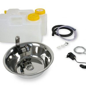 Mobiles Wasserversorgungssystem mit Edelstahlwaschbecken, zwei Wasserkanistern, Pumpe und Anschlusszubehör für Camping und Outdoor-Aktivitäten. Ideal für den Ausbau von Bullis oder Transportern sowie für Marktstände.