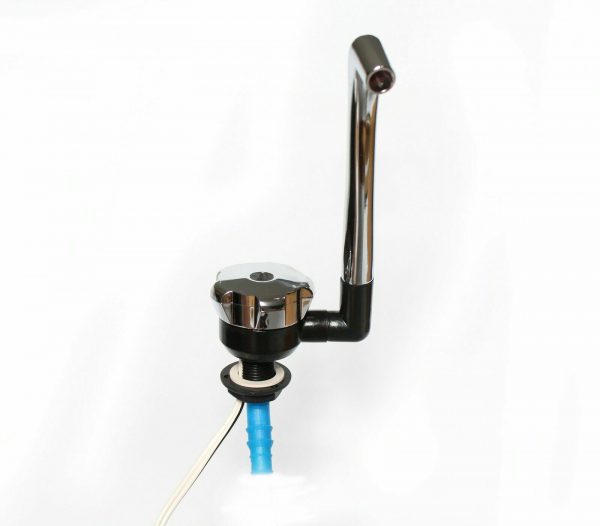 Handpumpe für mobile Wasserversorgung, geeignet für Camping und Transporter. Ideal für den Einbau in Waschbecken mit Anschlussmöglichkeiten für Frisch- und Grauwasser. Robuste Bauweise für verschiedene Anwendungen, auch mit Warmwasseroptionen erhältlich.