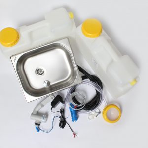 Mobiles Waschbecken-Set mit Frischwasser- und Grauwassertanks, inklusive Pumpe und Anschlussmaterial für Camping und Marktstände, ideal für die mobile Wasserversorgung.