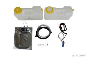 Mobile Wasserversorgung Set mit Edelstahlwaschbecken, zwei Wasserkanistern, Pumpen, Schläuchen und Zubehör für Camping und Marktstände. Ideal für den Ausbau von Bullis und Transportern zur Schaffung fließender Wasserlösungen, auch mit Warmwasseroption.
