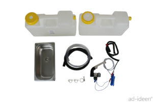 Mobile Wasserversorgungssystem für Campingbedarf, bestehend aus zwei Wasserkanistern, einem Edelstahlwaschbecken, Schläuchen und einer Pumpe. Ideal für den Ausbau von Bullis oder Transportern sowie für Marktstände. Bietet frisches Wasser mit optionalen Warmwasser-Heizstäben.