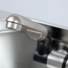 Moderne Wasserarmatur für mobile Wasserversorgung, ideal für Campingbedarf und den Ausbau von Bullis oder Transportern. Geeignet für Waschbecken und ausgestattet für Frisch- und Grauwasserkanister.