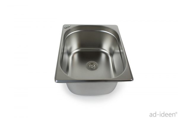 Edelstahl-Waschbecken für mobile Wasserversorgung, ideal für Campingbedarf und Fahrzeugausbau. Perfekt für Bullis und Transporter, geeignet für Frisch- und Grauwasseranwendungen. Robust und langlebig, unterstützt eine effiziente Wasserverwendung unterwegs.