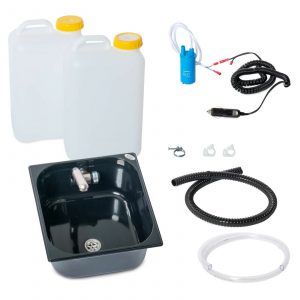 Mobile Wasserversorgung für Campingbedarf: Set mit zwei Wasserkanistern, einer Pumpe, einem Waschbecken und Zubehör für den einfachen Anschluss und Betrieb. Ideal für Bullis, Transporter und Marktstände, auch mit Warmwasseroptionen erhältlich.