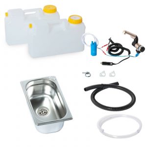 Mobile Wasserversorgung Set mit zwei Wasserkanistern, Edelstahlwaschbecken, Pumpe, Schlauch und Zubehör für Camping- und Transporter-Ausbau. Ideal für fließendes Wasser in Bullis, Marktständen oder mobilen Anwendungen.