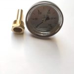 Thermometer mit Messbereich von 0 bis 500 °C und passendem Anschluss, ideal für mobile Wasserversorgungssysteme und Campingbedarf von ad ideen.