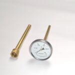 Thermometer für mobile Wasserversorgung, ideal für Camping und Transporter, zur Temperaturmessung von Wasser oder Heizsystemen, aus hochwertigem Messing gefertigt.